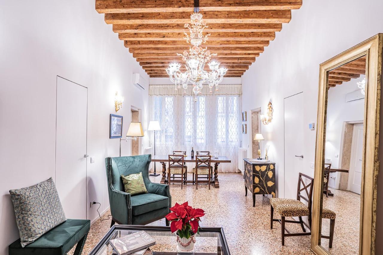 Apartament Ca' San Beneto Completely Refurbished In A Fabulously Area