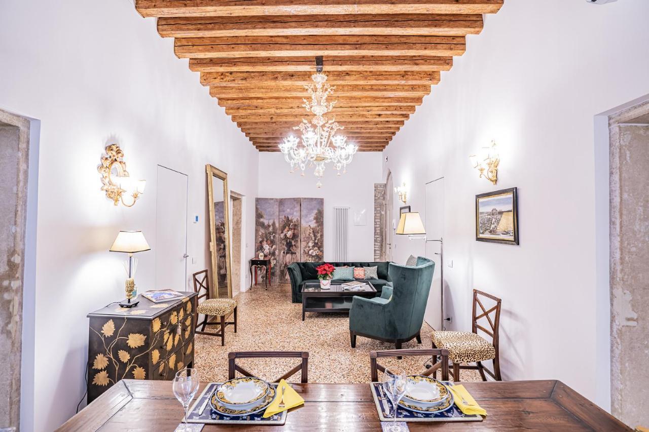 Apartament Ca' San Beneto Completely Refurbished In A Fabulously Area
