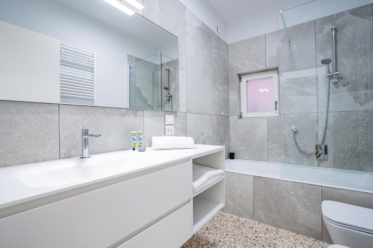 Ca' San Beneto Completely Refurbished In A Fabulously Area Wenecja